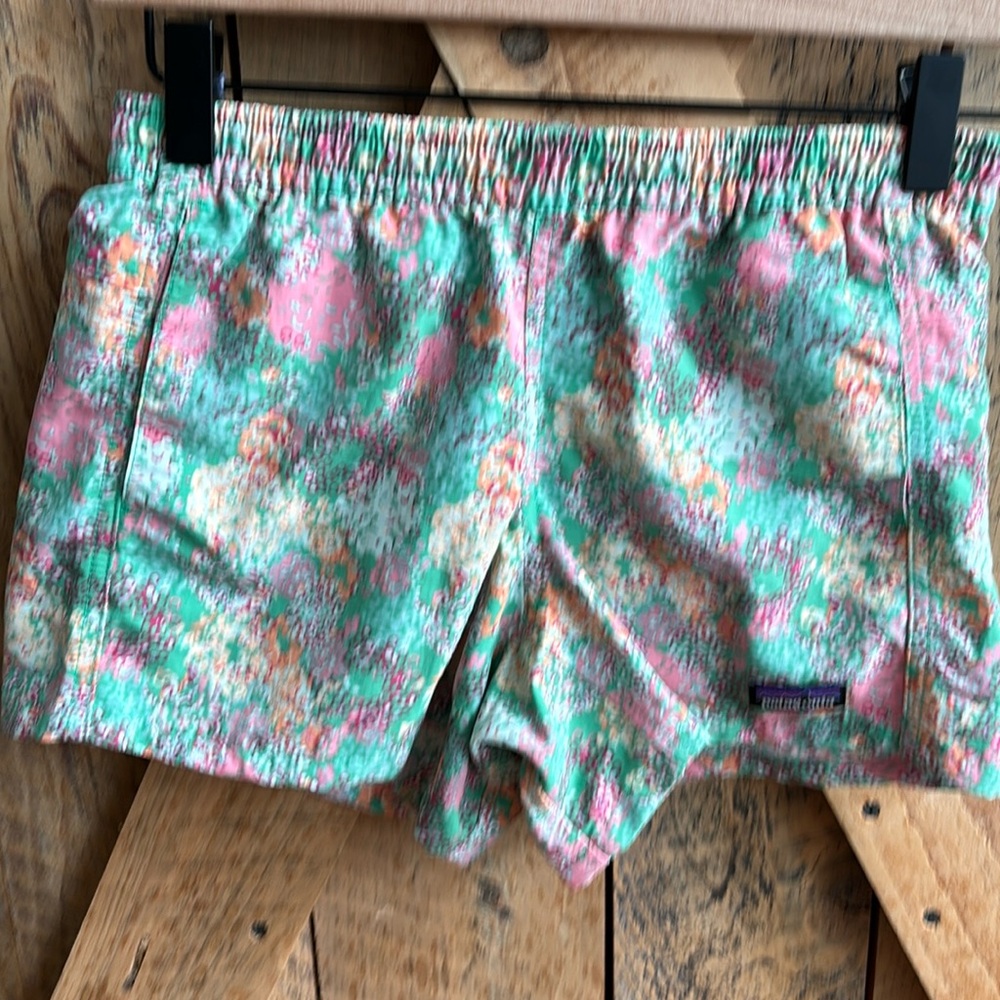 Used Girls drawstring floral Patagonia shorts size L (Girls 10)